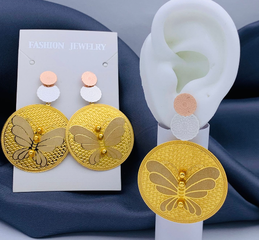 ARETE ACERO INOXIDABLE 3 OROS MARIPOSA CIRCULO COLGANTE