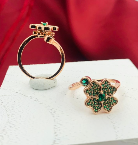 ANILLO RODIO GIRATORIO TREBOL 4 HOJAS CIRCON VERDE ROSA