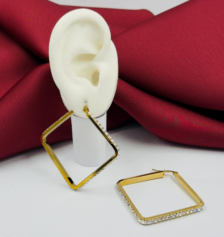 CANDONGA ACERO INOXIDABLE ROMBO LINEA BLANCA CIRCON DORADO