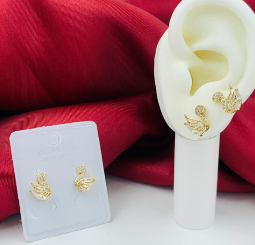 TOPO RODIO CISNE DORADO CIRCON