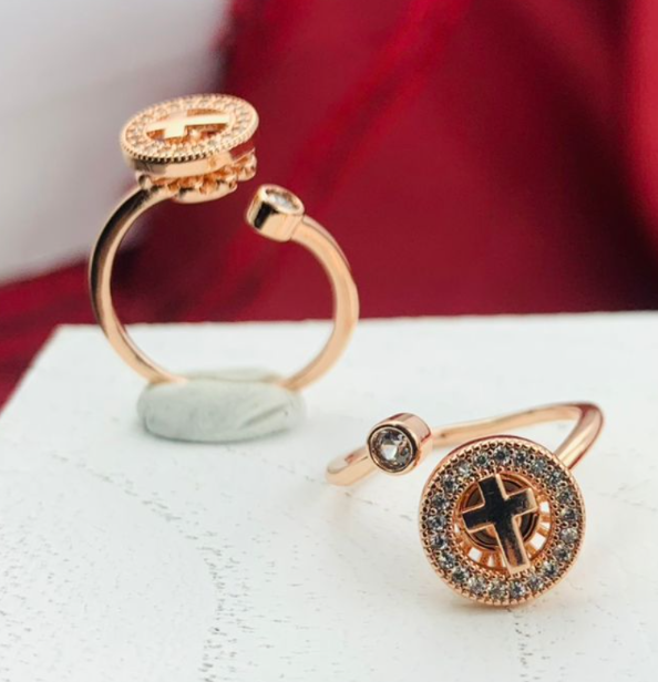 ANILLO RODIO GIRATORIO CRUZ RUEDA CIRCON BLANCO ROSA
