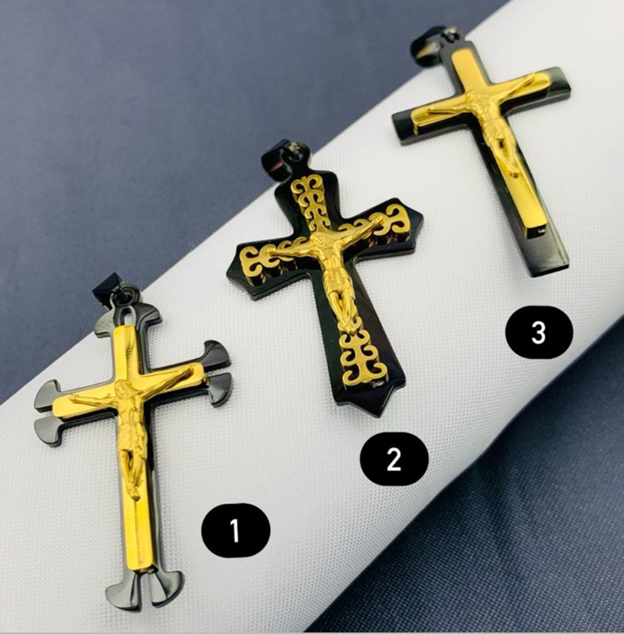 DIJE ACERO INOXIDABLE CRUZ DORADO NEGRO