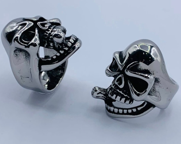 ANILLO ACERO INOXIDABLE CALABERA CIGARRILLO PLATEADO