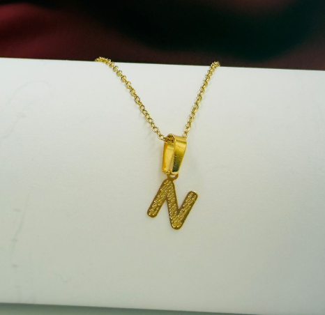 CADENA DIJE ACERO INOXIDABLE LETRA N DORADO