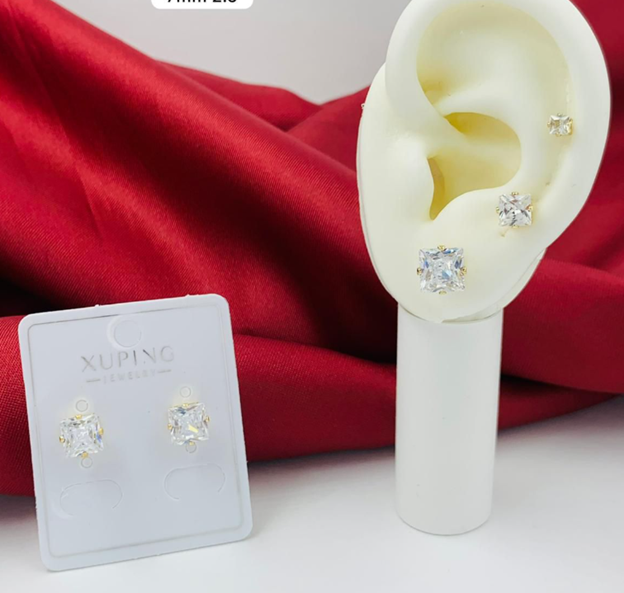 TOPO RODIO CIRCON CUADRADO DORADO