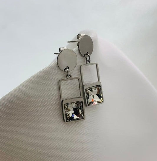 ARETES CUADRADOS CIRCON GRIS EN ACERO