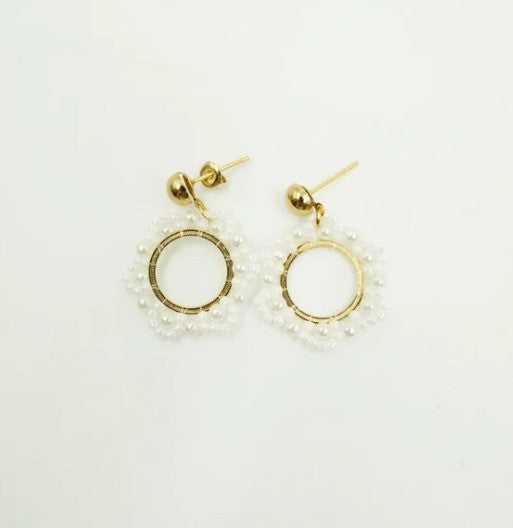 ARETES TEJIDOS BLANCOS