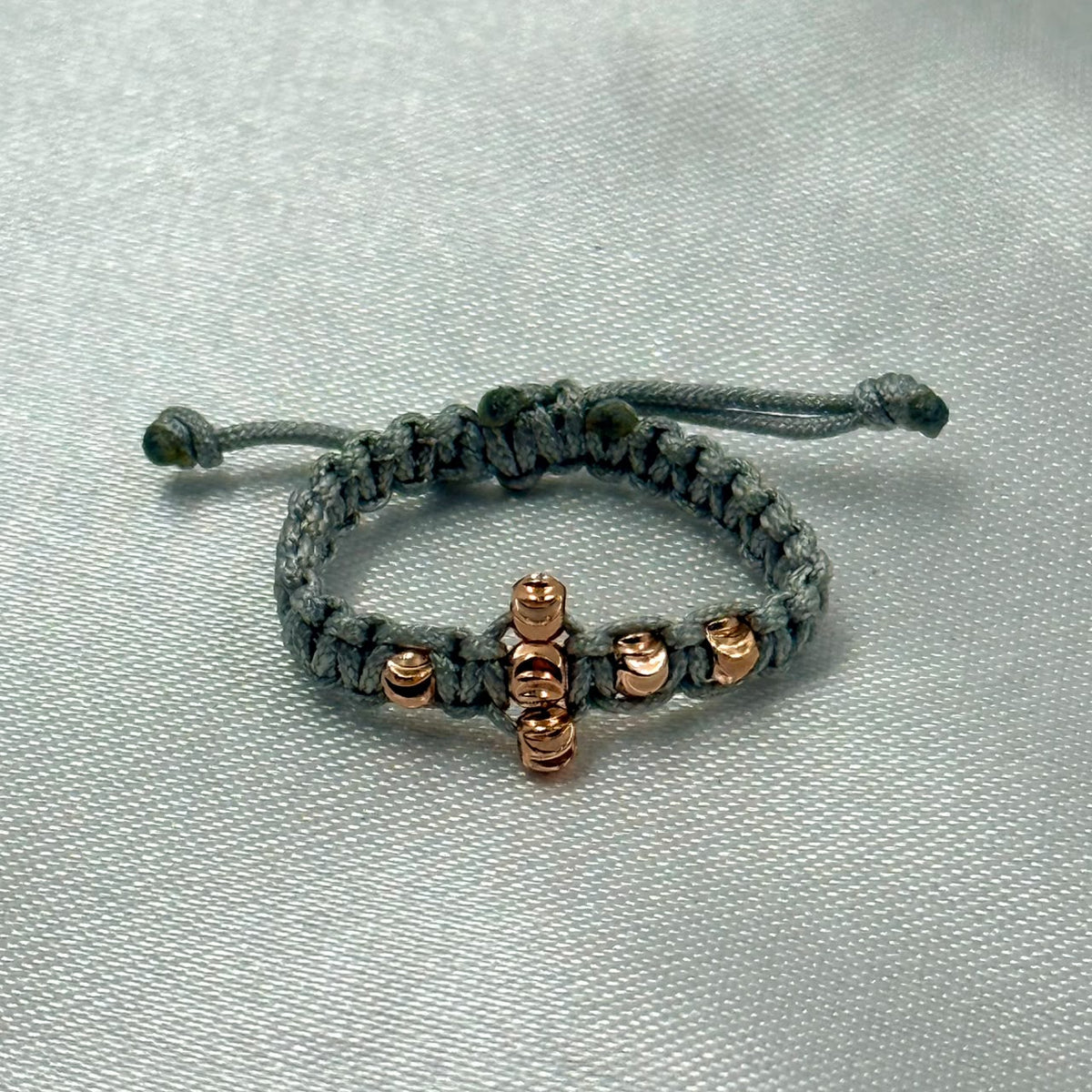 ANILLO RODIO TEJIDO GRIS DIAMANTADO CRUZ ROSA